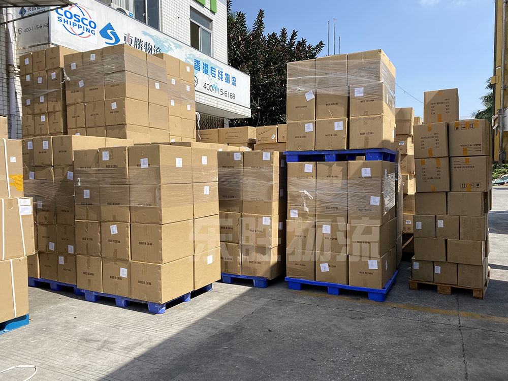 防護(hù)物資出口運(yùn)輸；口罩裝車運(yùn)輸?shù)较愀郯咐龍D
