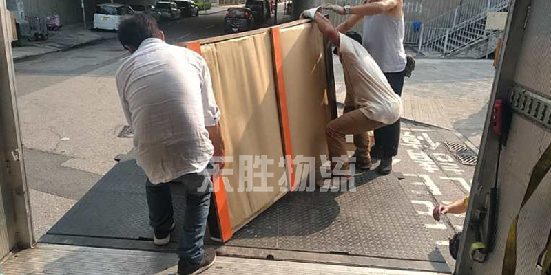 廣州貨運(yùn)到香港，廣州到香港物流公司，深圳東勝物流香港送貨上樓案例圖