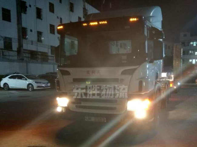 小轎車托運(yùn)到香港，轎車運(yùn)輸香港案例圖